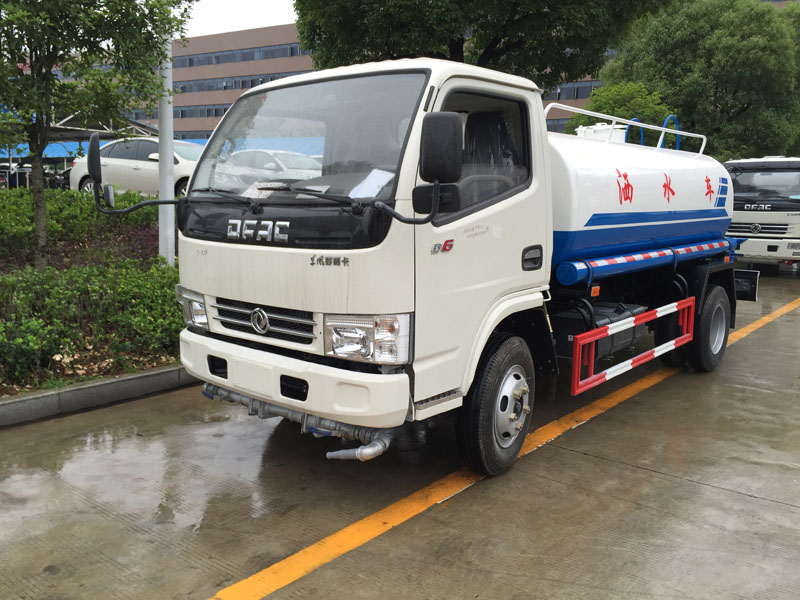 東風(fēng)多利卡4方灑水車(chē)（國(guó)五）