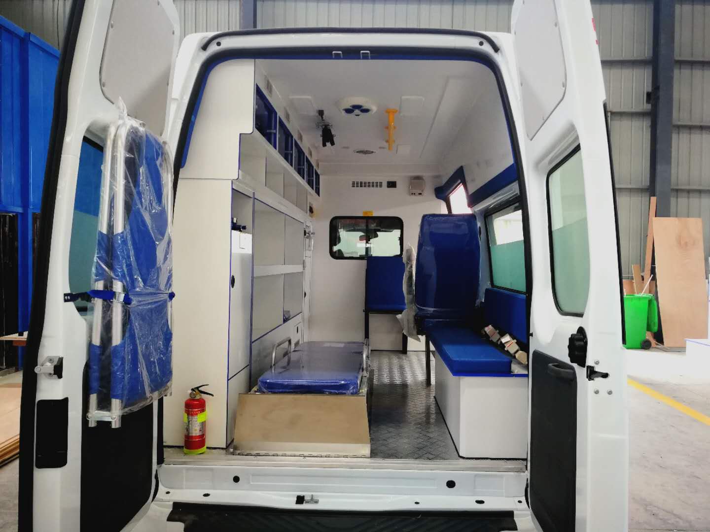 福特新世代V348救護車(長軸福星高頂)