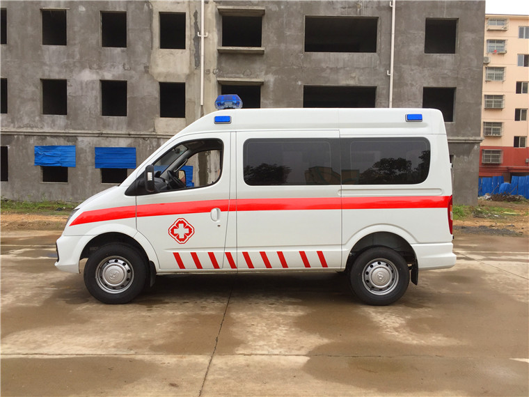 上汽大通短軸救護車