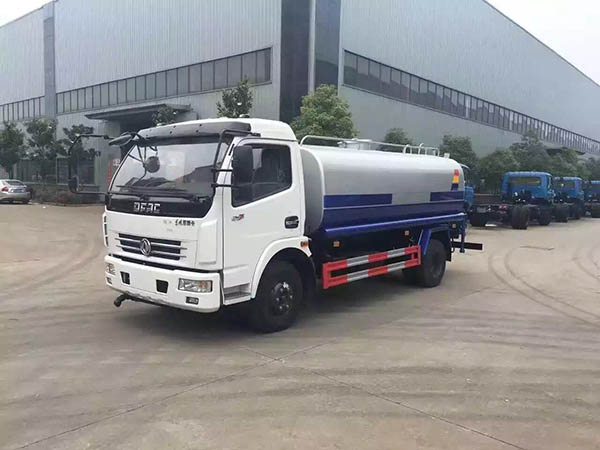 現(xiàn)車 東風多利卡8-10噸灑水車