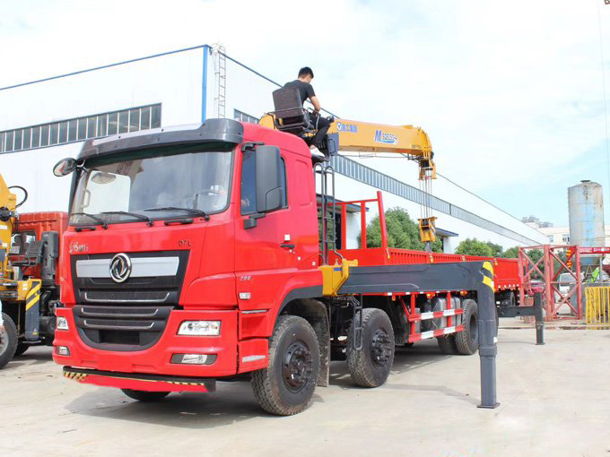 程力隨車(chē)吊徐工14噸雙聯(lián)泵東風(fēng)暢行D7L隨車(chē)吊圖片3
