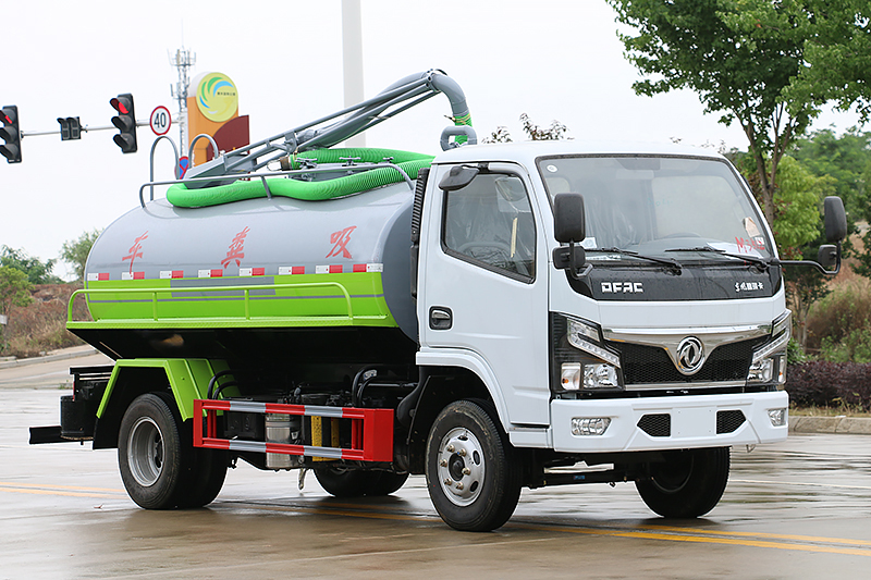 東風(fēng)小福瑞卡國(guó)六 5方吸糞車(chē)